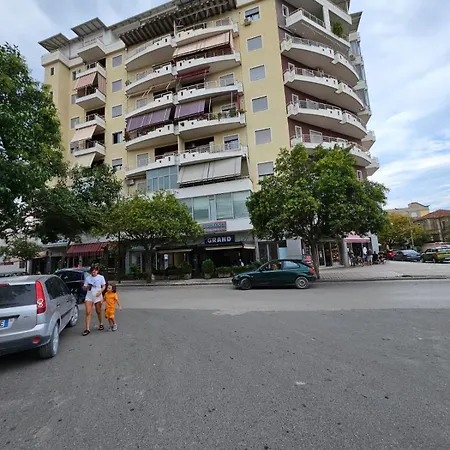 Lägenhet Paris And Eneas Vlorë